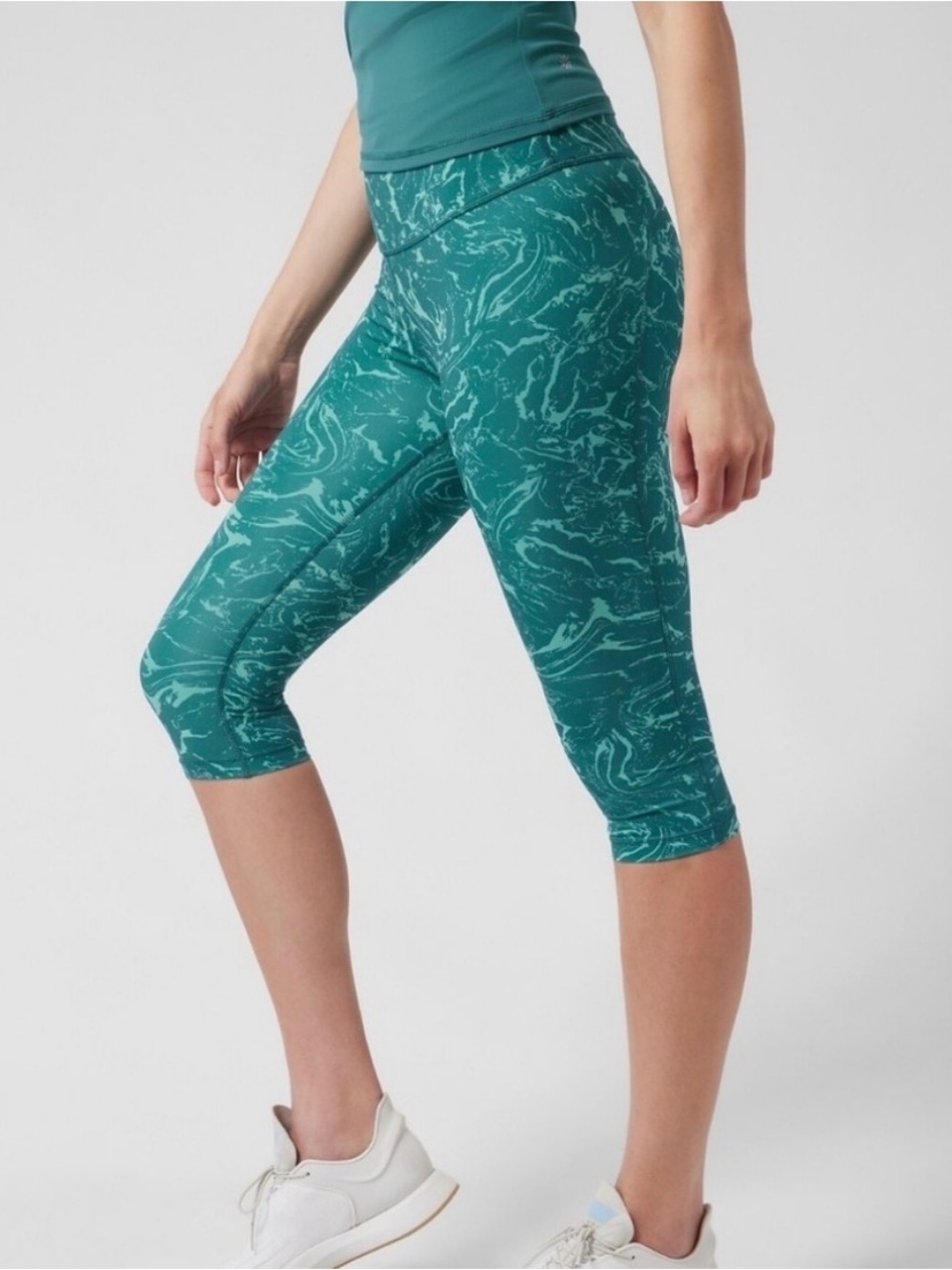 Athleta Teal Marbled Accelerate Crop Leggings